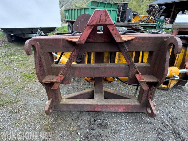 Hydraulisk Brøyteskjær til traktor og hjullaster - bredde 2720 mm - Volvo BM og Triangelfeste - Agricultural machinery: picture 2 Hydraulisk Brøyteskjær til traktor og hjullaster - bredde 2720 mm - Volvo BM og Triangelfeste - Agricultural machinery: picture 2