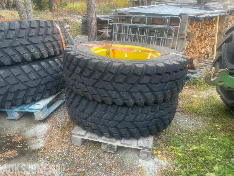 Traktorhjul - Nokian Tri 2, 4 stk -hvorav 2 framhjul, og 2 bakhjul - Agricultural machinery: picture 1 Traktorhjul - Nokian Tri 2, 4 stk -hvorav 2 framhjul, og 2 bakhjul - Agricultural machinery: picture 1