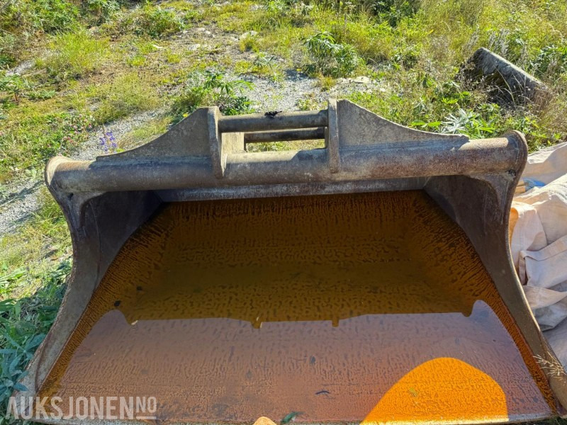 1900 Pusseskuffe m/S70 feste - Attachment for Construction machinery: picture 2 1900 Pusseskuffe m/S70 feste - Attachment for Construction machinery: picture 2