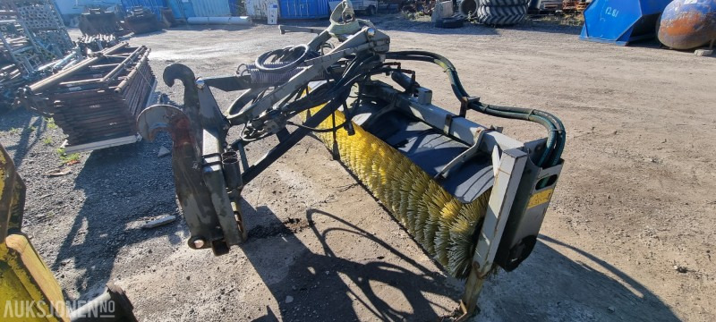 2004 Holms SL 2.5 feiemaskin/kost til hjullaster - Attachment for Construction machinery: picture 3 2004 Holms SL 2.5 feiemaskin/kost til hjullaster - Attachment for Construction machinery: picture 3