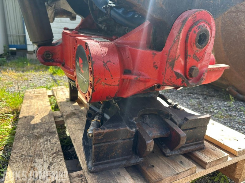2007 Rototilt RT80 og B20 hurtigfeste - Attachment for Construction machinery: picture 4 2007 Rototilt RT80 og B20 hurtigfeste - Attachment for Construction machinery: picture 4
