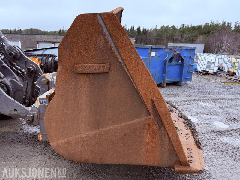 2014 Volvo Skuffe m/Stor BM hurtigfeste og slitedel - Rep.objekt - Attachment for Construction machinery: picture 4 2014 Volvo Skuffe m/Stor BM hurtigfeste og slitedel - Rep.objekt - Attachment for Construction machinery: picture 4