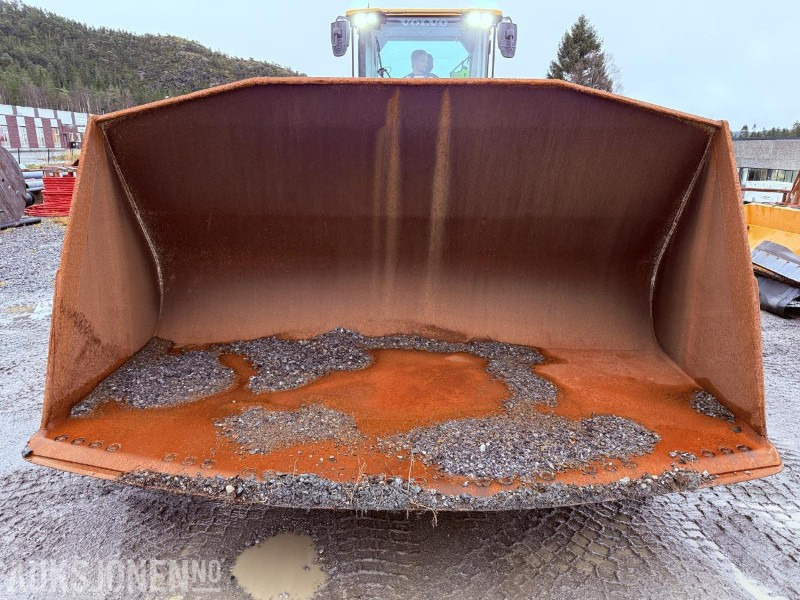 2014 Volvo Skuffe m/Stor BM hurtigfeste og slitedel - Rep.objekt - Attachment for Construction machinery: picture 2 2014 Volvo Skuffe m/Stor BM hurtigfeste og slitedel - Rep.objekt - Attachment for Construction machinery: picture 2