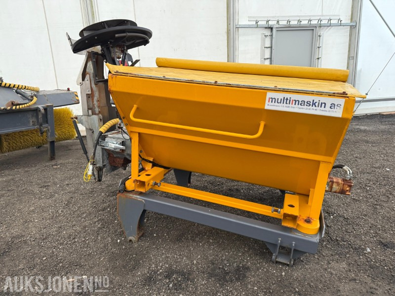 2016 OY Lai-MU S-90 saltspreder, stått på Wille - Attachment for Construction machinery: picture 4 2016 OY Lai-MU S-90 saltspreder, stått på Wille - Attachment for Construction machinery: picture 4