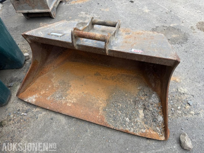 Attachment for Construction machinery 2016 SMP pusseskuffe 210 liter, S40 feste: picture 1