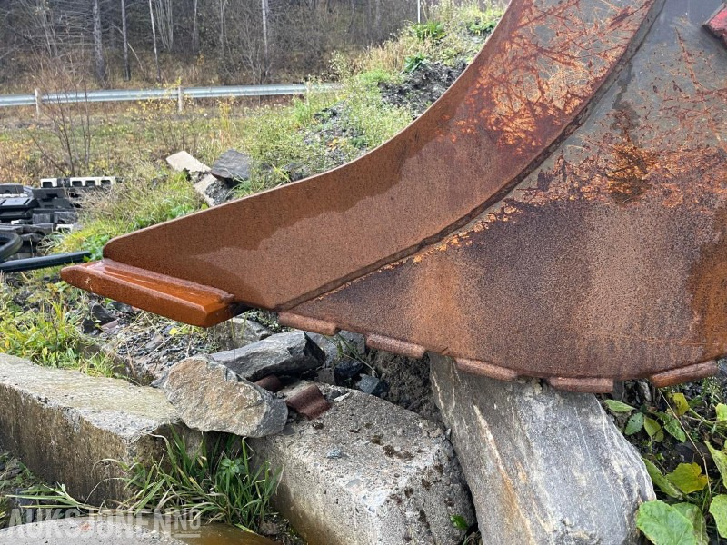 2017 SMP S60 Pusseskuffe med tilt - Attachment for Construction machinery: picture 3 2017 SMP S60 Pusseskuffe med tilt - Attachment for Construction machinery: picture 3