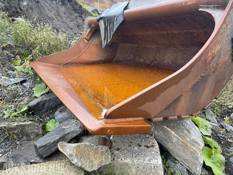 2017 SMP S60 Pusseskuffe med tilt - Attachment for Construction machinery: picture 2 2017 SMP S60 Pusseskuffe med tilt - Attachment for Construction machinery: picture 2