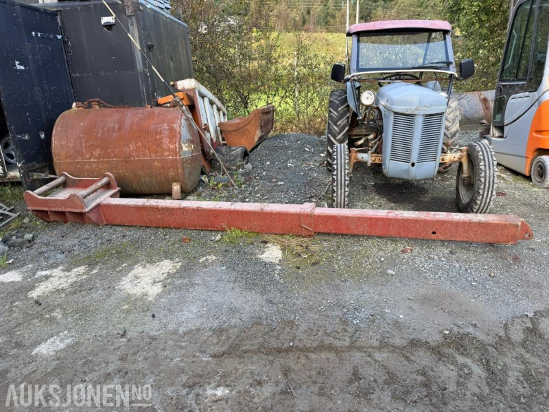 Armkran / skytemattearm 3,5 - 4,5mtr - Attachment for Construction machinery: picture 1 Armkran / skytemattearm 3,5 - 4,5mtr - Attachment for Construction machinery: picture 1