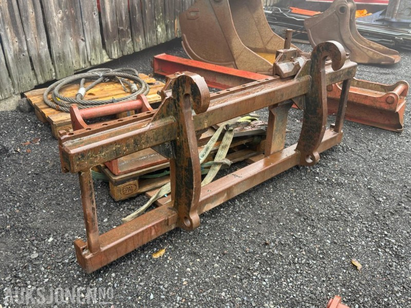 Mekanisk pallegaffel med stort BM-feste - Attachment for Construction machinery: picture 1 Mekanisk pallegaffel med stort BM-feste - Attachment for Construction machinery: picture 1