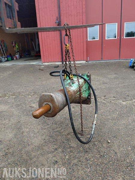 Montabert Sc36 pigghammer - Attachment for Construction machinery: picture 2 Montabert Sc36 pigghammer - Attachment for Construction machinery: picture 2