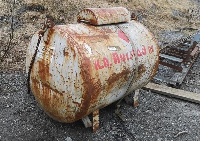 SB ADR/IBC 1050L Dieseltank m/løftekjetting - Attachment for Construction machinery: picture 1 SB ADR/IBC 1050L Dieseltank m/løftekjetting - Attachment for Construction machinery: picture 1