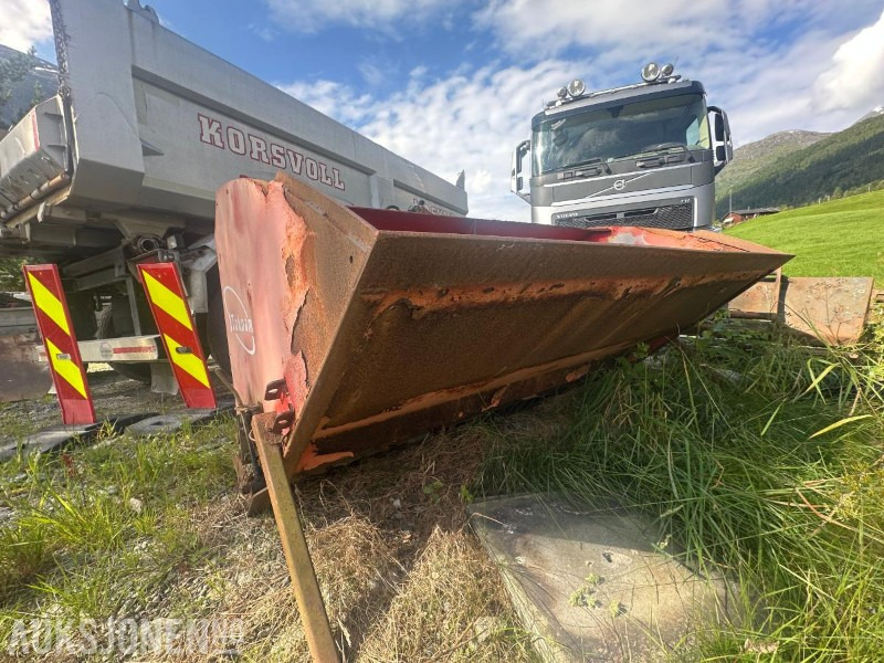 Tokvam Sand- Saltspreder SMA 1600 - Attachment for Construction machinery: picture 5 Tokvam Sand- Saltspreder SMA 1600 - Attachment for Construction machinery: picture 5
