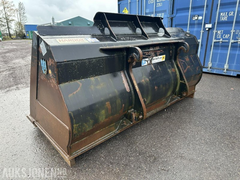 UFO Lasteskuff 2200L BM-feste - Attachment for Construction machinery: picture 4 UFO Lasteskuff 2200L BM-feste - Attachment for Construction machinery: picture 4