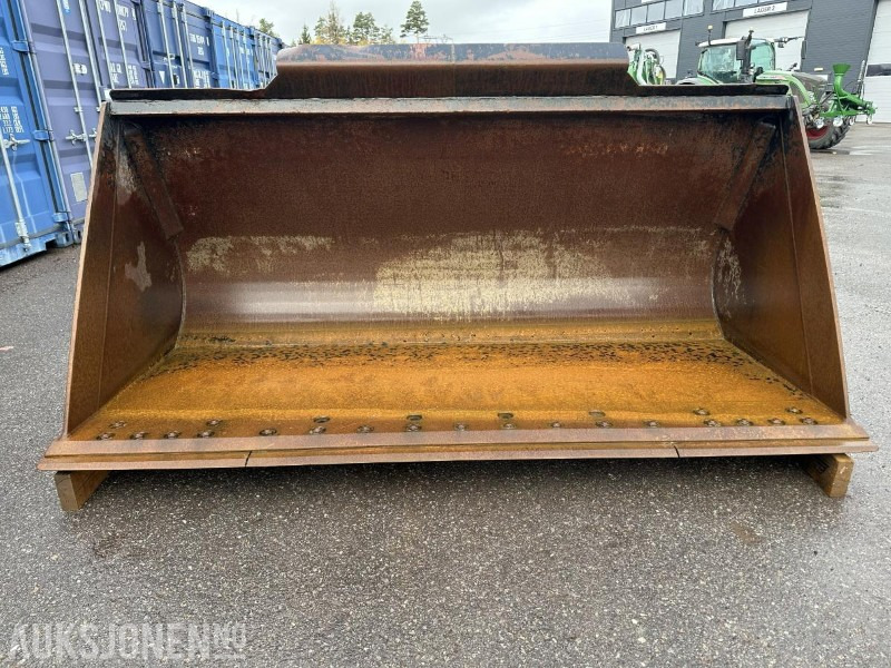 UFO Lasteskuff 2200L BM-feste - Attachment for Construction machinery: picture 2 UFO Lasteskuff 2200L BM-feste - Attachment for Construction machinery: picture 2