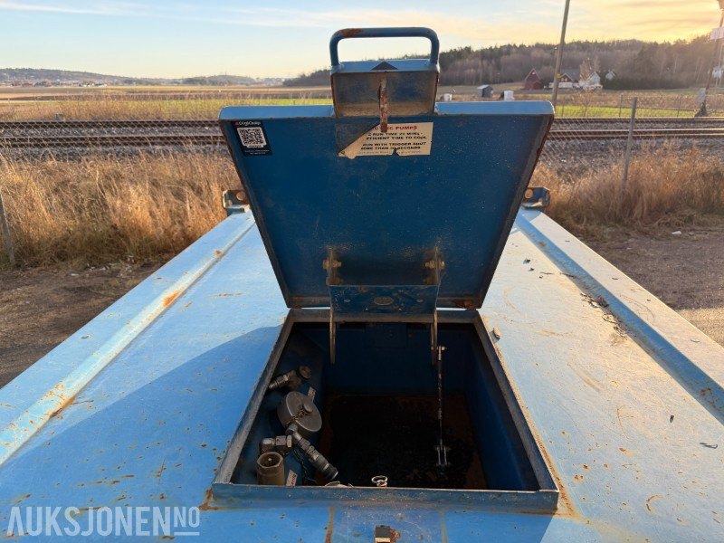 Construction equipment Fuel Proof dieseltank 3000L med lokk og tilkoblinger: picture 12