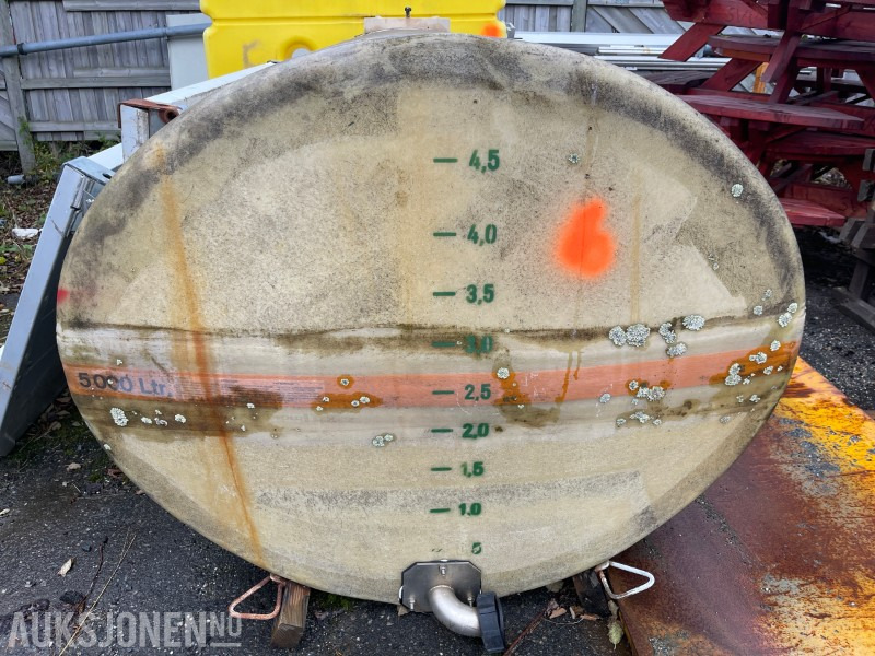 Glassfibertank 5000 Liter - Construction equipment: picture 2 Glassfibertank 5000 Liter - Construction equipment: picture 2
