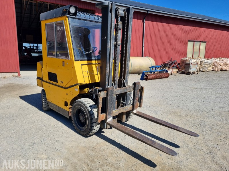 1980 TCM FD30Z5 truck 2.7 T Diesel - Material handling equipment: picture 2 1980 TCM FD30Z5 truck 2.7 T Diesel - Material handling equipment: picture 2
