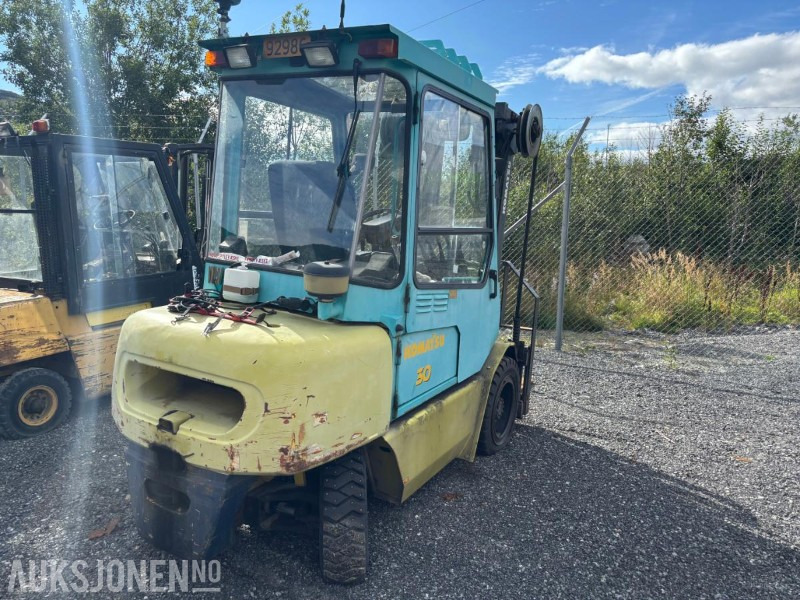 1996 Komatsu FD30T truck diesel - Material handling equipment: picture 4 1996 Komatsu FD30T truck diesel - Material handling equipment: picture 4