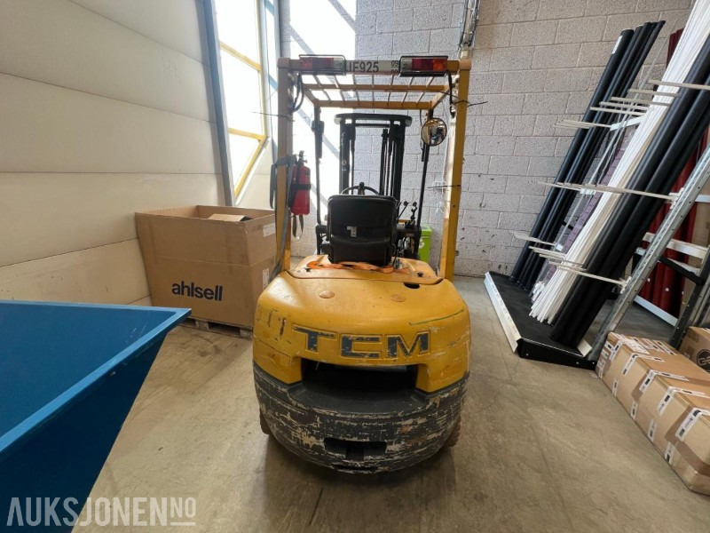 1996 TCM FD-25 motvektstruck - Material handling equipment: picture 3 1996 TCM FD-25 motvektstruck - Material handling equipment: picture 3