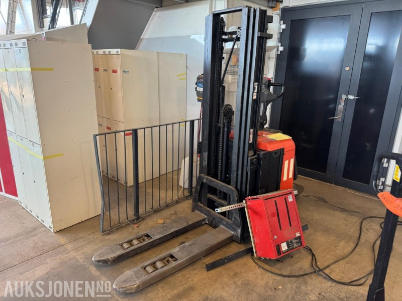 Material handling equipment 2014 BT SPE125L truck: picture 10