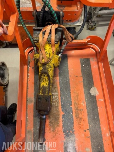 Pigghammer til minigraver Atlas Copco SB 102 / 69 kg / p max 150 bar / feste S30 / 180 modell 2020 - Other machinery: picture 1 Pigghammer til minigraver Atlas Copco SB 102 / 69 kg / p max 150 bar / feste S30 / 180 modell 2020 - Other machinery: picture 1