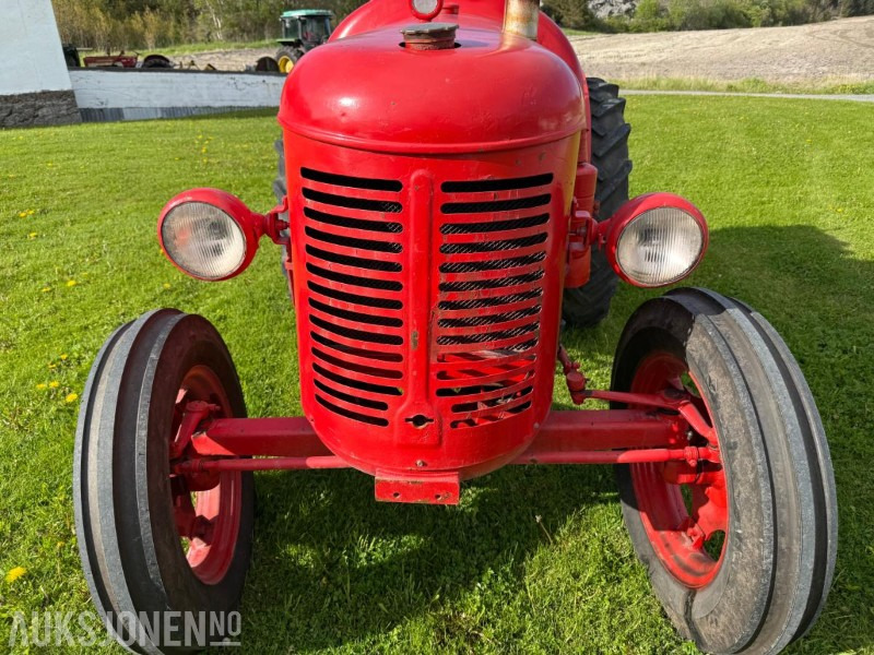 Traktor - David Brown Cropmaster - Farm tractor: picture 2 Traktor - David Brown Cropmaster - Farm tractor: picture 2