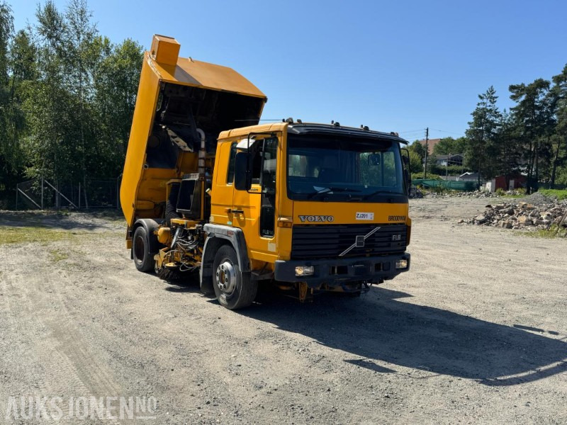 1998 Volvo FL614 feiebil m/ Johnston-Beam S5000 | 135 965 km | 4 638 t | Automat - Truck: picture 2 1998 Volvo FL614 feiebil m/ Johnston-Beam S5000 | 135 965 km | 4 638 t | Automat - Truck: picture 2