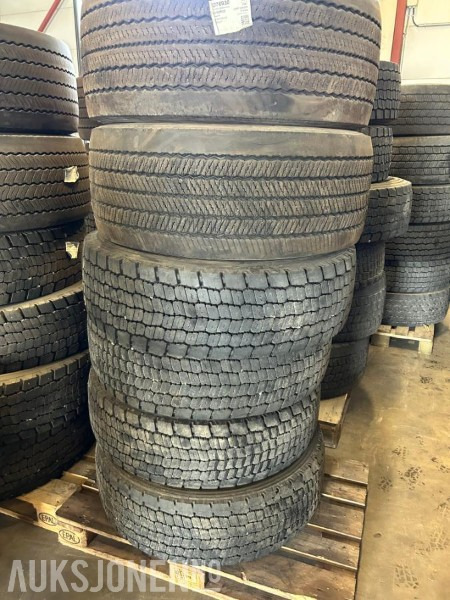 Truck 44 stk Lastebildekk 385/55 R 22,5 + 315780 R 22,5: picture 1