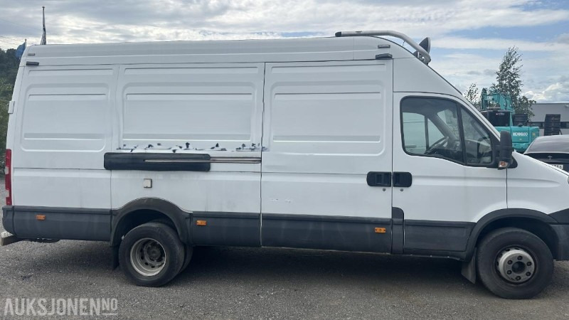 2013 IVECO DAILY 70C17 EEV 3,0 170 HK | DIESELVARMER | ARBEIDSLYS | HENGERFESTE 3500 KG - Utility/ Special vehicle: picture 4 2013 IVECO DAILY 70C17 EEV 3,0 170 HK | DIESELVARMER | ARBEIDSLYS | HENGERFESTE 3500 KG - Utility/ Special vehicle: picture 4