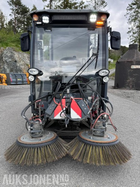 2018 Hako Citymaster 1600 - Vei, gate og gulv feiemaskin - Redskapsbærer med kosteaggregat for gang/vei og børsteaggregat for gulv - Utility/ Special vehicle: picture 2 2018 Hako Citymaster 1600 - Vei, gate og gulv feiemaskin - Redskapsbærer med kosteaggregat for gang/vei og børsteaggregat for gulv - Utility/ Special vehicle: picture 2