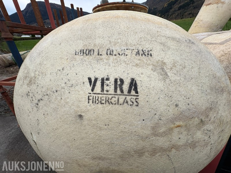 Vera Fiberglass Oljetank – 4000 liter - Construction equipment: picture 2 Vera Fiberglass Oljetank – 4000 liter - Construction equipment: picture 2