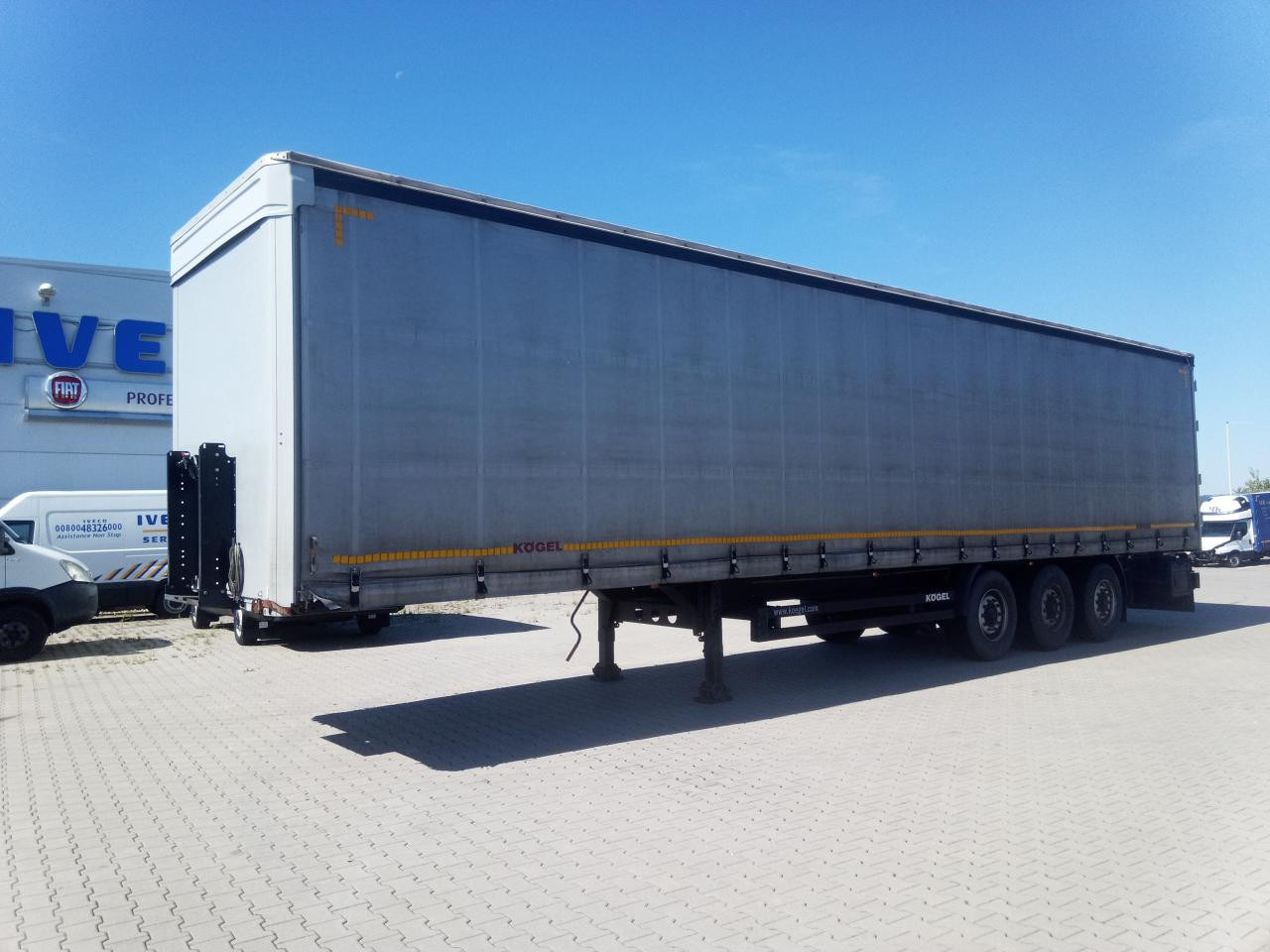 KOEGEL S24 - Curtainsider semi-trailer: picture 1 KOEGEL S24 - Curtainsider semi-trailer: picture 1
