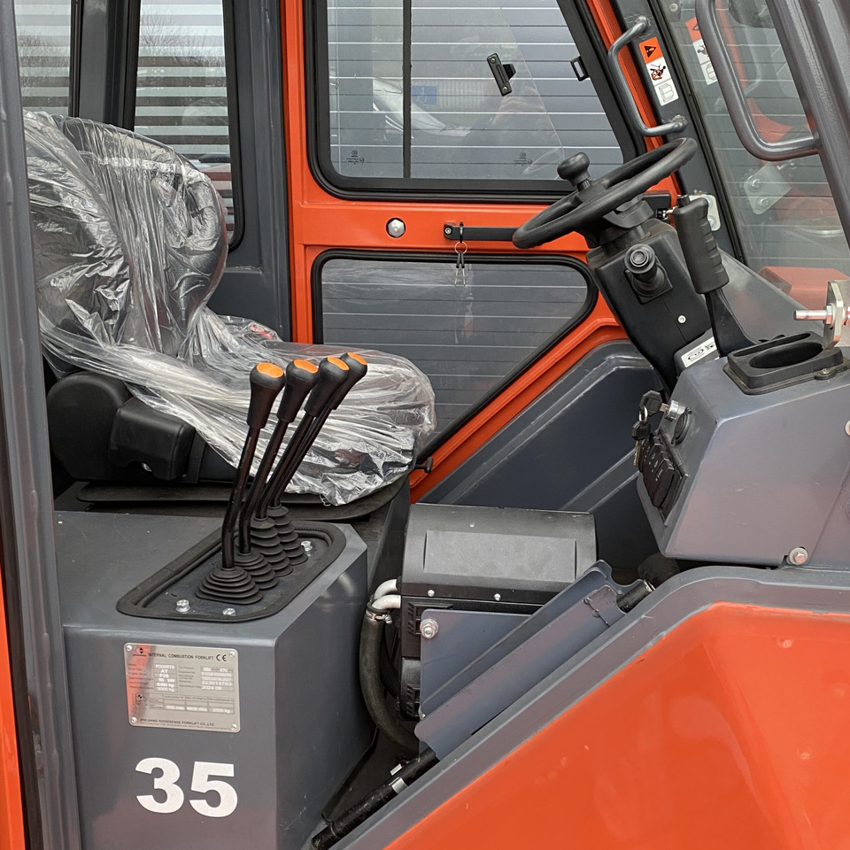 Goodsense RTD35 4WD - Rough terrain forklift: picture 5 Goodsense RTD35 4WD - Rough terrain forklift: picture 5