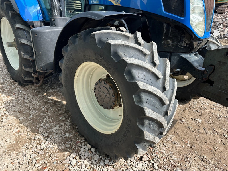 Farm tractor New Holland T7.250 Power Command: picture 10