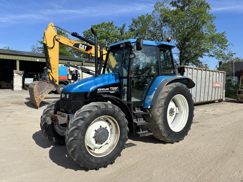 New Holland TS 90 - Farm tractor: picture 2 New Holland TS 90 - Farm tractor: picture 2