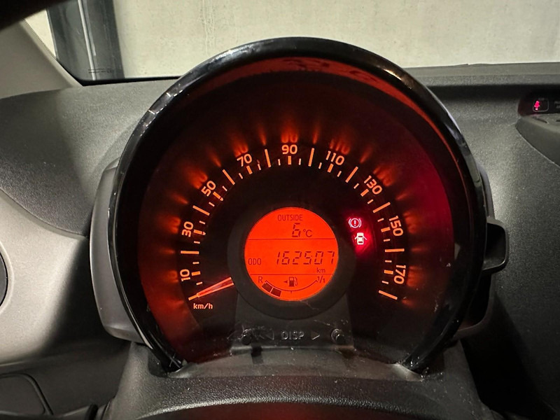 Peugeot 108 1.0 e-VTi Envy - Recent APK - Airco - 5 deurs - Metallic - Hatchback: picture 5 Peugeot 108 1.0 e-VTi Envy - Recent APK - Airco - 5 deurs - Metallic - Hatchback: picture 5