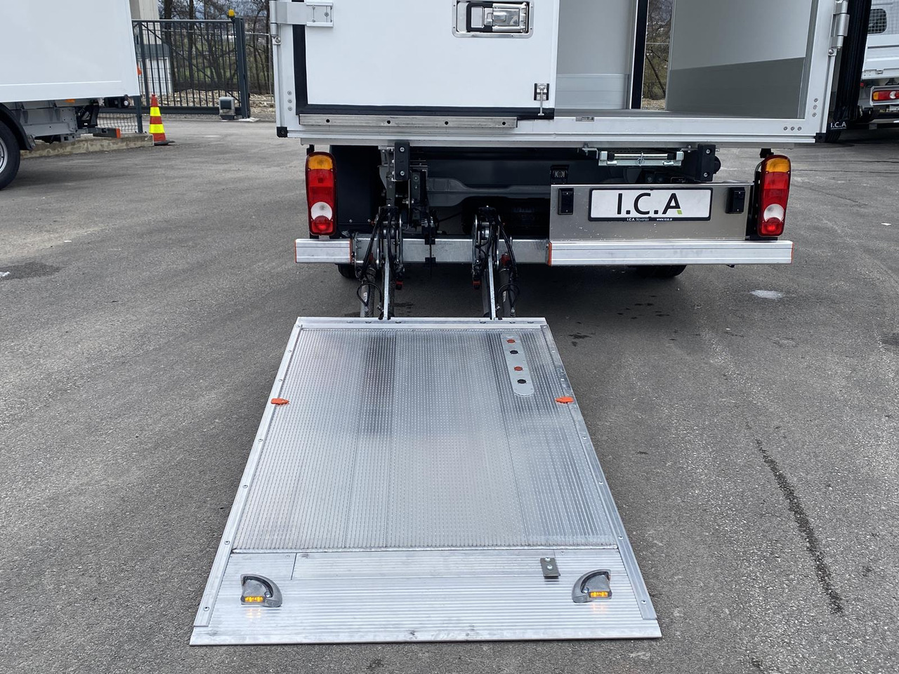 New Refrigerated van OPEL MOVANO 1+6 DOKA 140PS | KÜHLKOFFER + LADERAMPE: picture 44