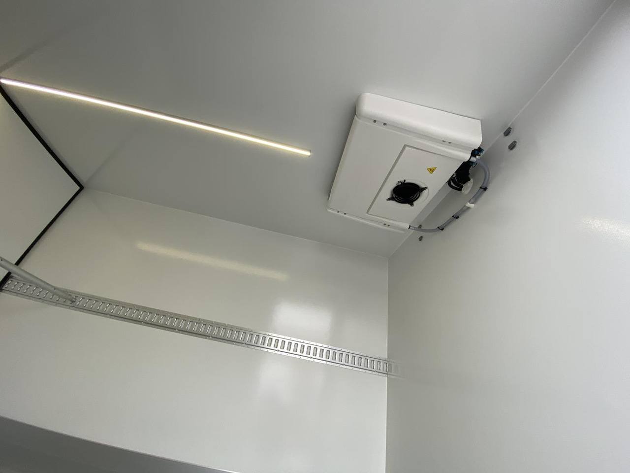 New Refrigerated van OPEL MOVANO 1+6 DOKA 140PS | KÜHLKOFFER + LADERAMPE: picture 28