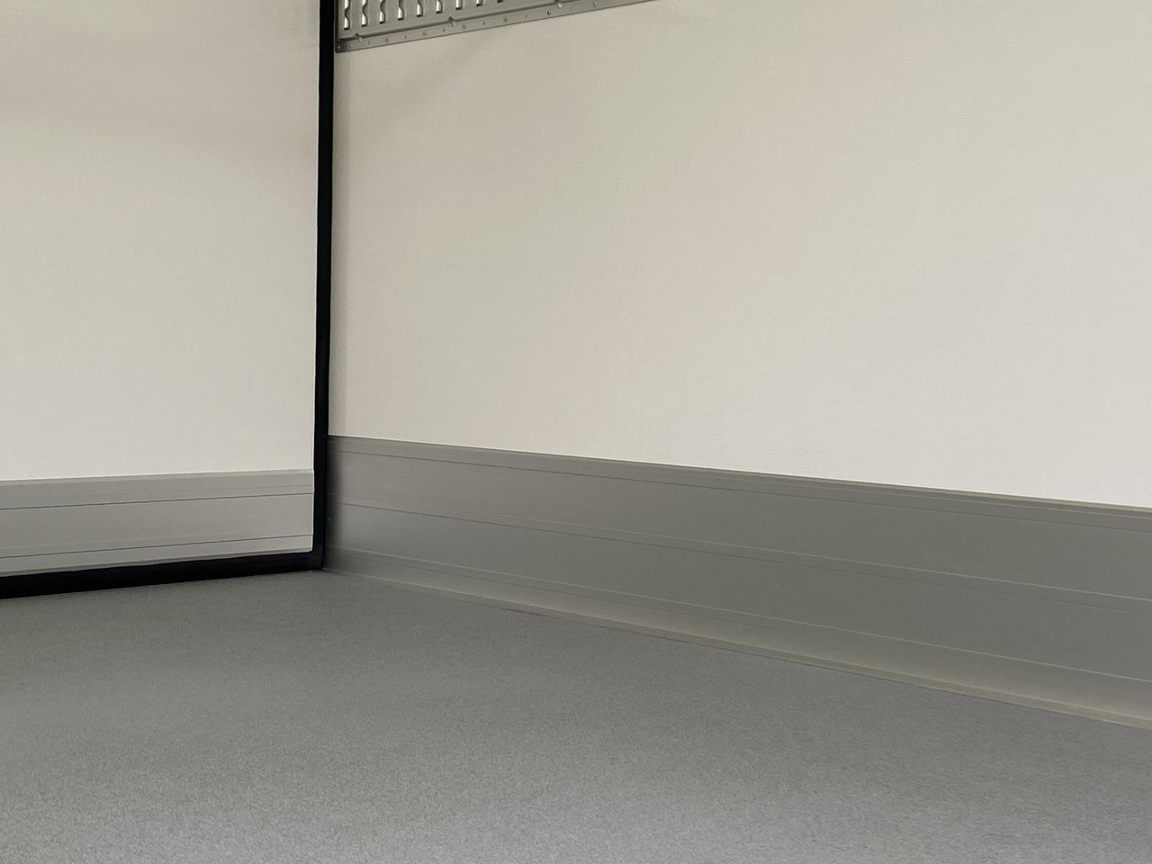 New Refrigerated van OPEL MOVANO 1+6 DOKA 140PS | KÜHLKOFFER + LADERAMPE: picture 26