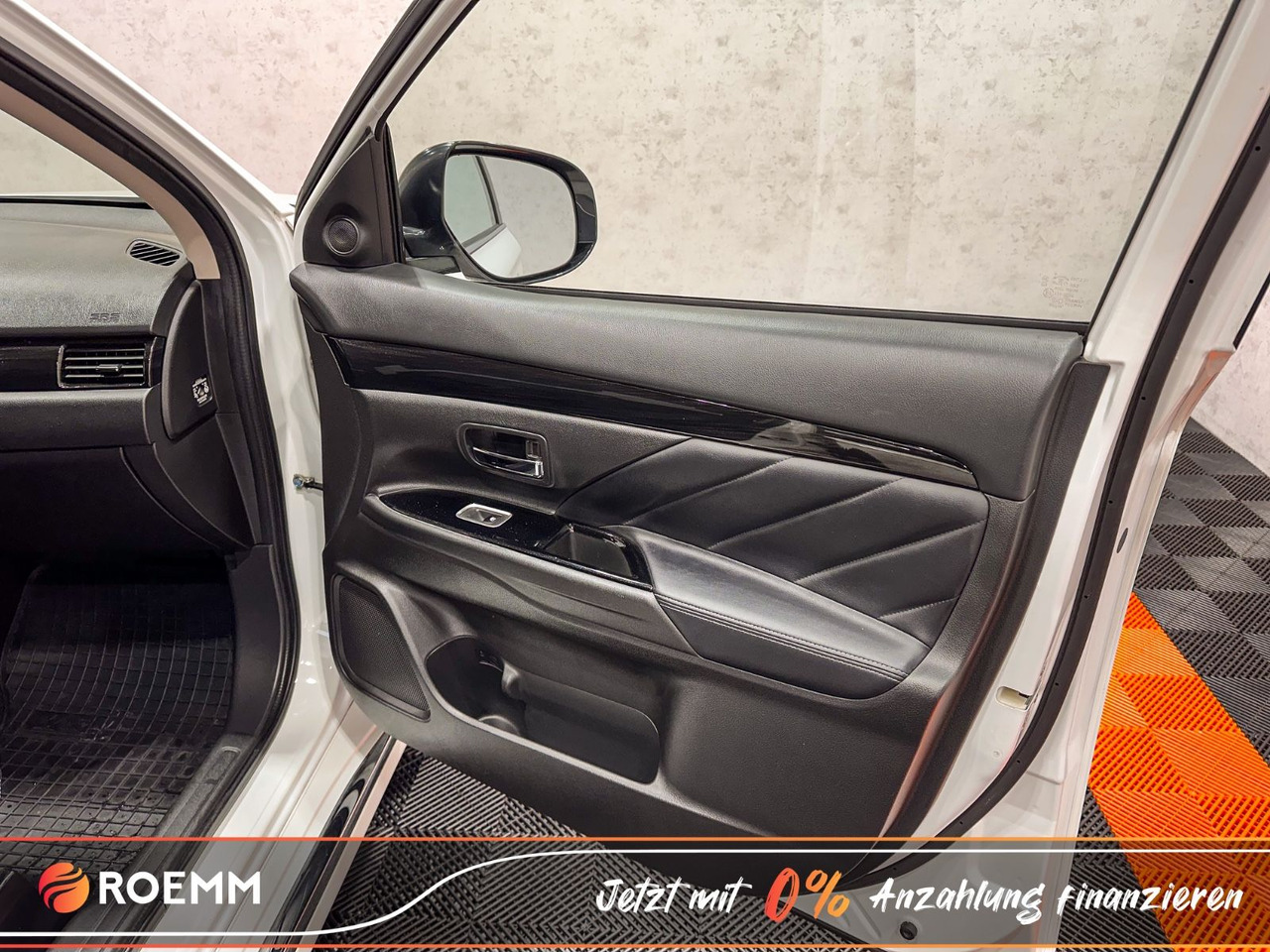 SUV Mitsubishi Outlander PHEV Basis 4WD*GARANTIE*Touchscreen*: picture 11 SUV Mitsubishi Outlander PHEV Basis 4WD*GARANTIE*Touchscreen*: picture 11