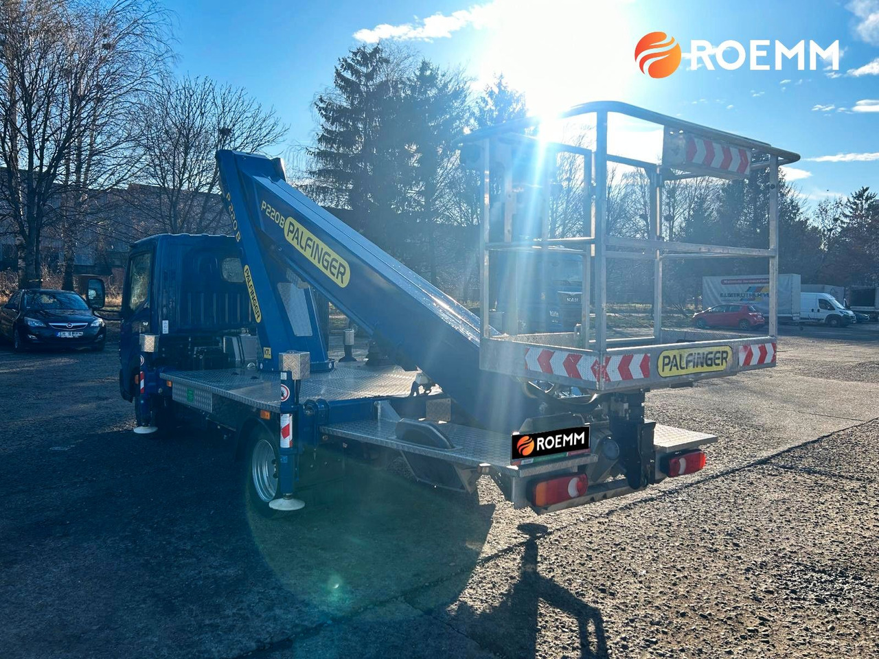 Renault F241 P220B Maxity* - Truck mounted aerial platform: picture 4 Renault F241 P220B Maxity* - Truck mounted aerial platform: picture 4
