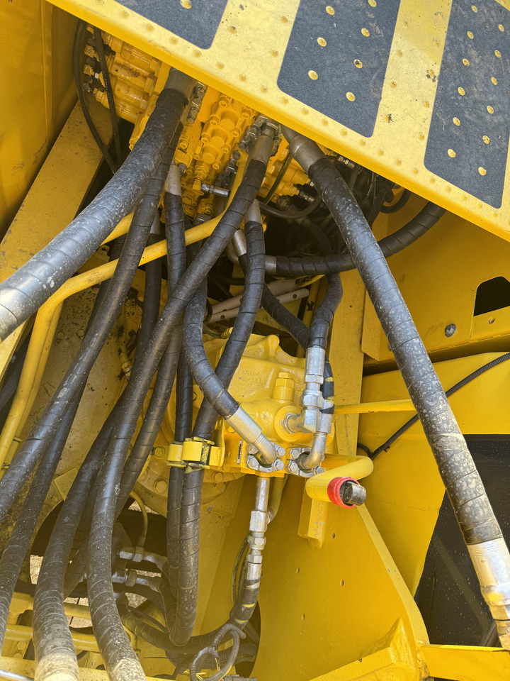 Crawler excavator Komatsu PC220 PC210 PC200 Komatsu Crawler Hight Quality Used Excavator: picture 8