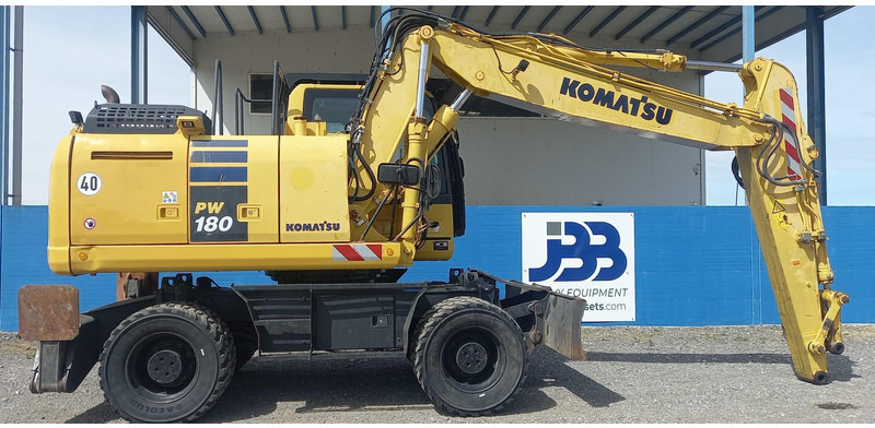 Komatsu PW180-10 - Wheel excavator: picture 2 Komatsu PW180-10 - Wheel excavator: picture 2