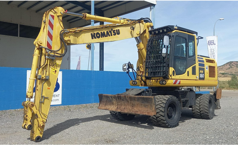 Komatsu PW180-10 - Wheel excavator: picture 3 Komatsu PW180-10 - Wheel excavator: picture 3