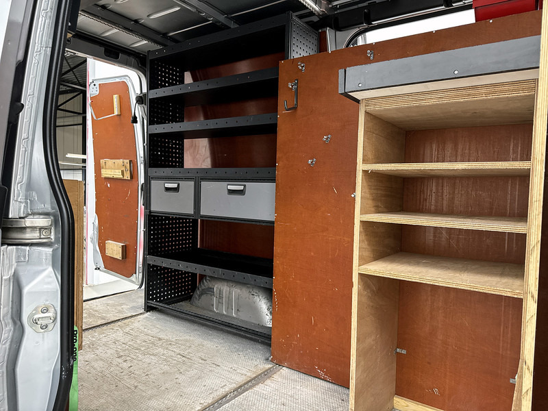 Panel van Mercedes-Benz Sprinter 316 2.2 CDI L2H2 3500KG trekhaak 2x schuifdeur Inrichting Luchtgeveerde stoel Navigatie: picture 17 Panel van Mercedes-Benz Sprinter 316 2.2 CDI L2H2 3500KG trekhaak 2x schuifdeur Inrichting Luchtgeveerde stoel Navigatie: picture 17