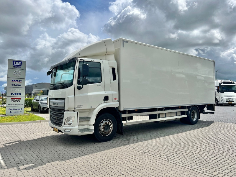 DAF CF 290 4x2 bakwagen Laadklep - Box truck: picture 1 DAF CF 290 4x2 bakwagen Laadklep - Box truck: picture 1