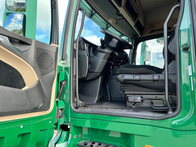 Curtainsider truck Mercedes-Benz Actros 2745 6x2 bakwagen Schuifzeilen/ Volume: picture 12 Curtainsider truck Mercedes-Benz Actros 2745 6x2 bakwagen Schuifzeilen/ Volume: picture 12