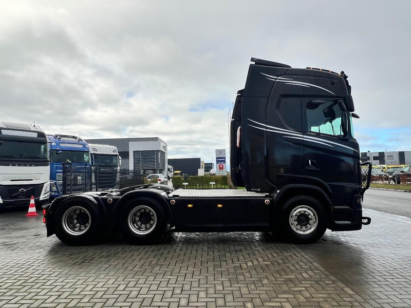 Scania S730 6x4 Trekker Retarder / Special Interior - Tractor unit: picture 4 Scania S730 6x4 Trekker Retarder / Special Interior - Tractor unit: picture 4