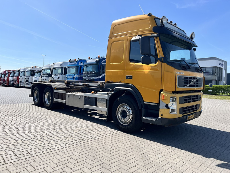 Volvo FM480 6X2 containersysteem Globetrotter / NCH systeem / 10 Tyres - Cable system truck: picture 3 Volvo FM480 6X2 containersysteem Globetrotter / NCH systeem / 10 Tyres - Cable system truck: picture 3