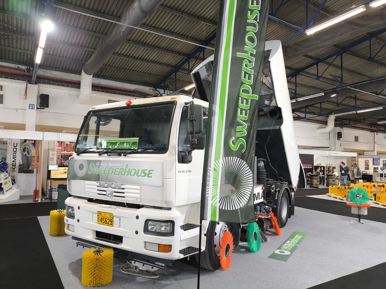 Bucher Cityfant 60 - Road sweeper: picture 1 Bucher Cityfant 60 - Road sweeper: picture 1